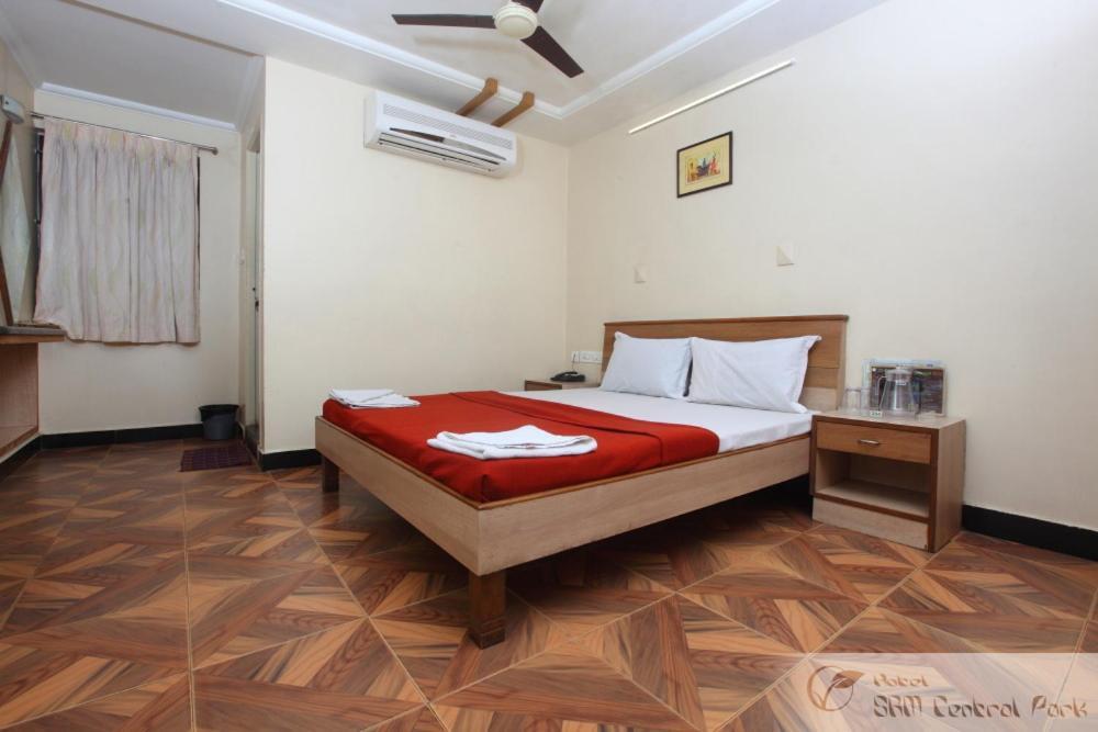 Hotel S R M Central Park Τσενάι Εξωτερικό φωτογραφία